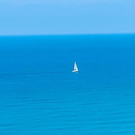 Blue In The Sea Apartment เนทันยา ภายนอก รูปภาพ